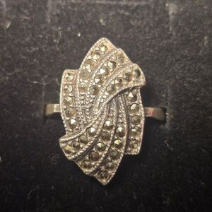 Vintage sterling silver ring sz 6.5